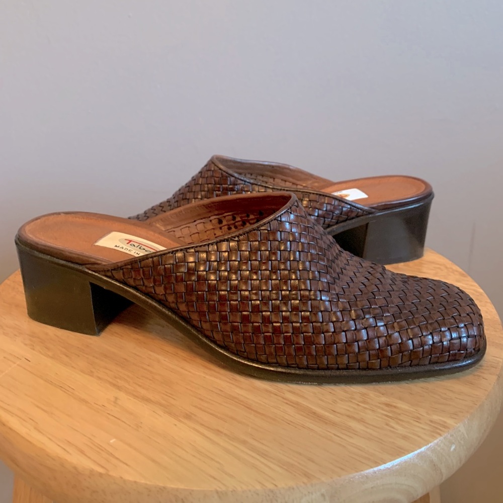 Vintage woven Talbots mules w/ 1.5” heel
